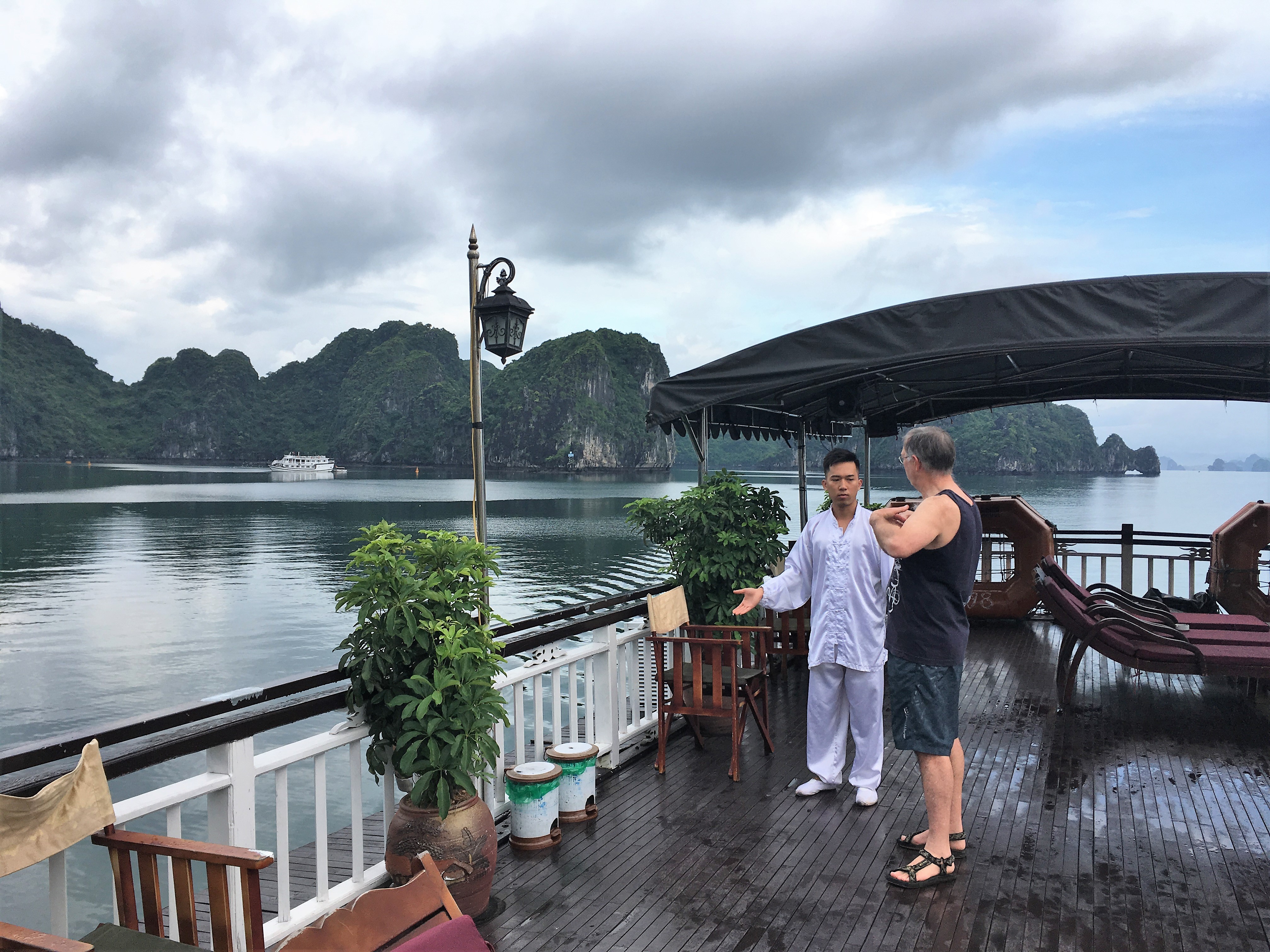 What to Expect on Your Halong Bay Cruise
