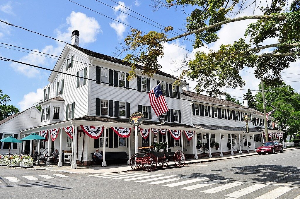 inn, essex, connecticut, lodging, history, griswold inn, central connecticut